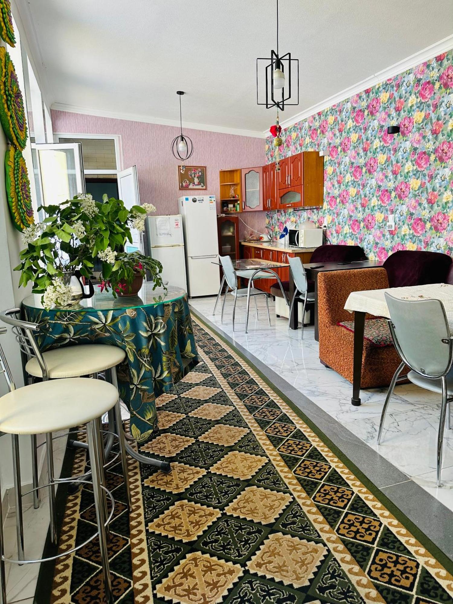 Sweet Home Hostel 비슈케크 외부 사진
